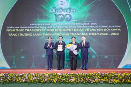 VINUNI 'chiến thắng kép' tại ESG BUSINESS AWARDS 2025