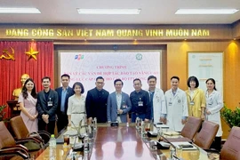 Bệnh viện Bạch Mai thúc đẩy hợp tác về đào tạo nâng cao năng lực cấp cứu cho cán bộ Long Châu