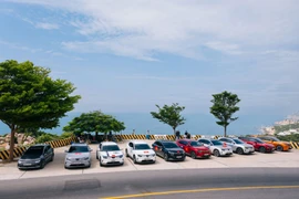 Chủ xe Việt: Đi Mercedes, BMW rồi lái VinFast VF 8 thấy sướng