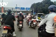 Người dân trở lại Thủ đô sớm để tránh ùn tắc