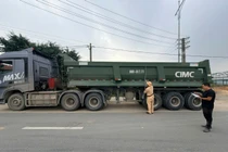 CSGT Phú Thọ xử lý hàng chục xe quá tải, cơi nới thành thùng