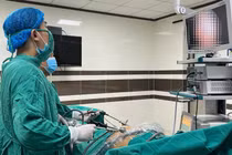 Tự ý dùng thuốc tại nhà, một người bị thủng ổ loét hành tá tràng