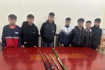 Bị bắn ná cao su ở hội chợ xuân, nhóm thanh niên mang dao đi trả đũa