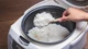 Nồi cơm điện bong chống dính có gây ung thư không