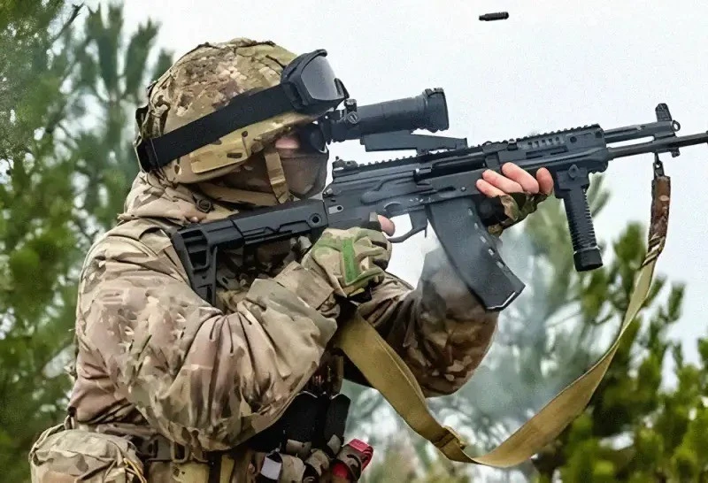 Ukraine bị kìm chân ở Chasov Yar, Nga tiến thẳng về Kostintynivka 