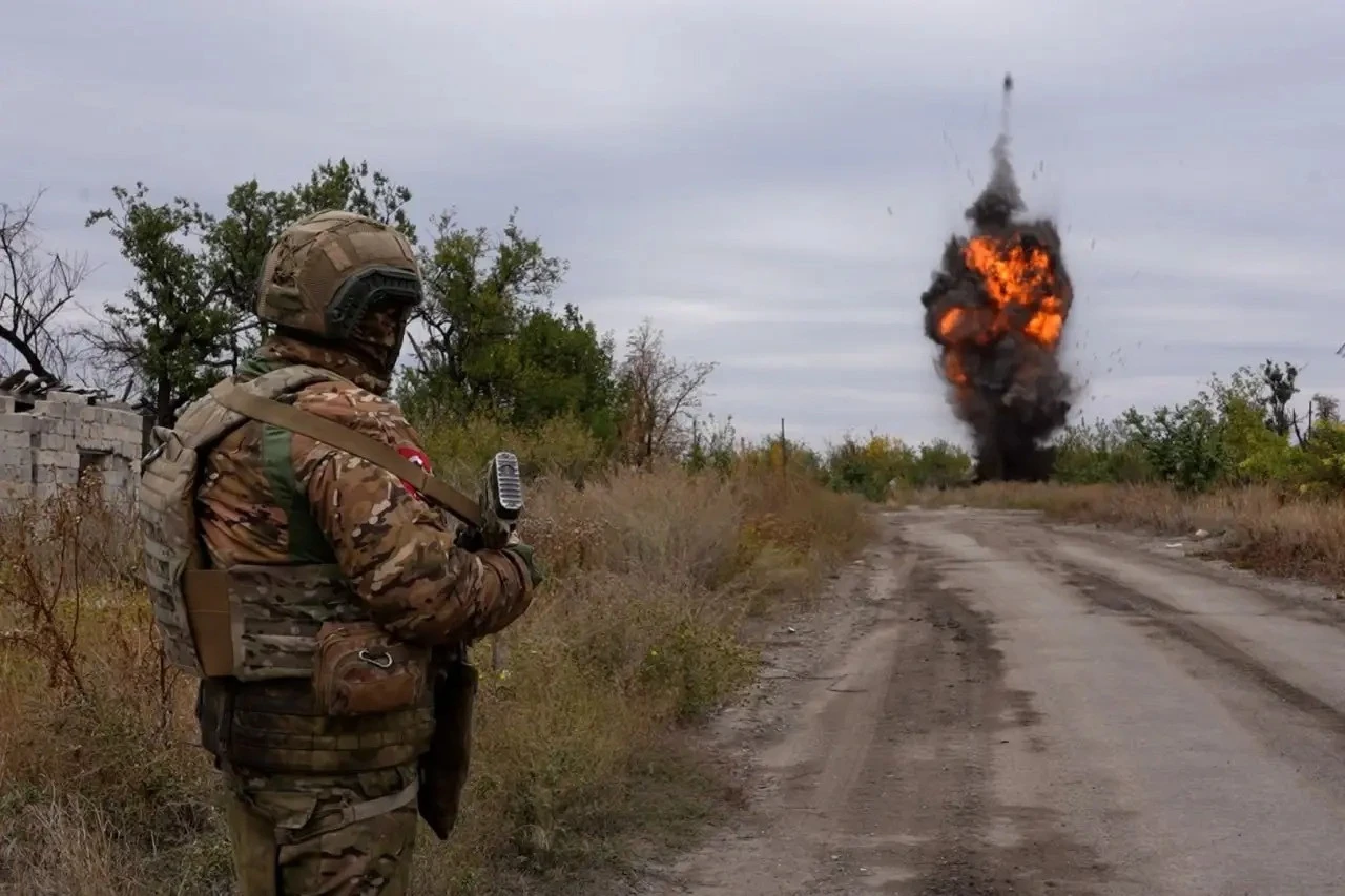 Nga quyết tâm cắt đôi Pokrovsk, phòng tuyến Ukraine rơi vào hỗn loạn