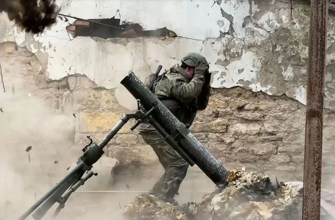 Nga ồ ạt tiến theo trục Siversk-Lyman, tuyến phòng thủ bắc Donetsk rúng động