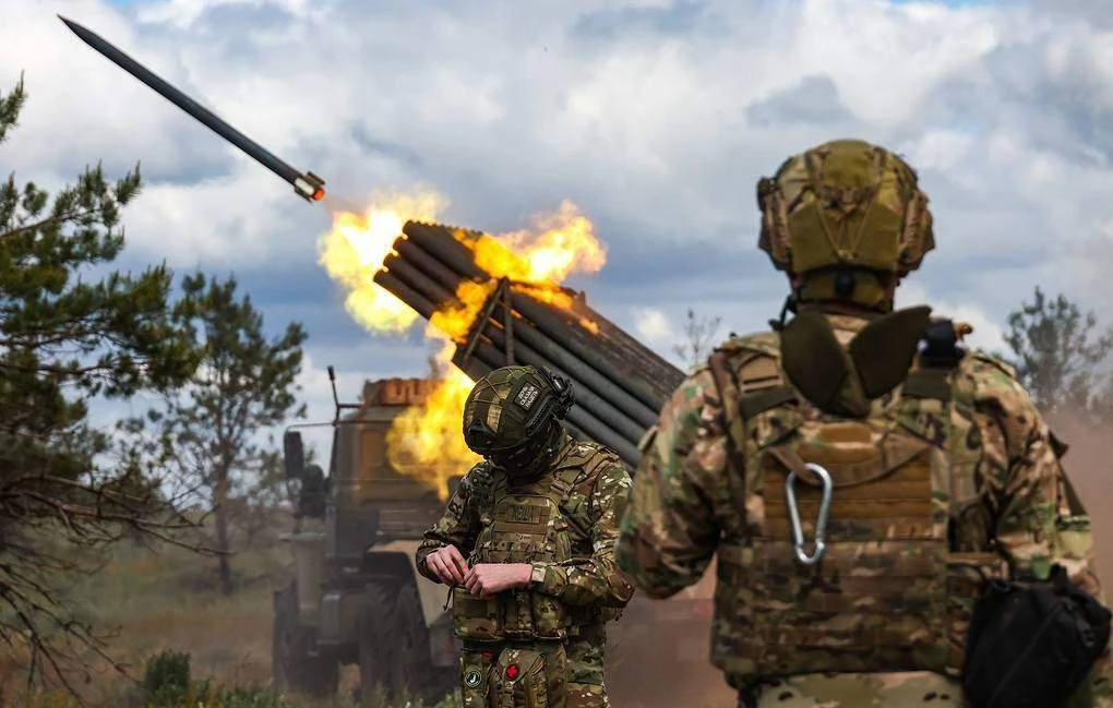 Phòng tuyến Sumy có nguy cơ tan vỡ, quân Ukraine rút lui