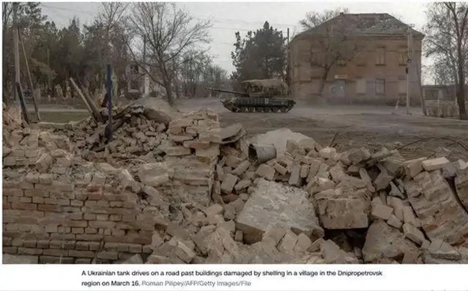 Sư đoàn xe tăng Nga tiến vào quê nhà Tổng thống Ukraine