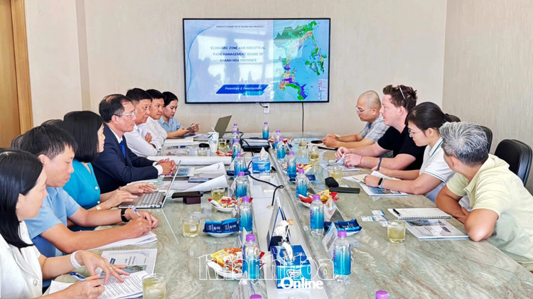 Quang cảnh buổi làm việc. 2-tap-doan-20250819140527.jpg