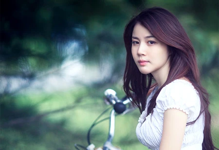 Hotgirl 9X tung ảnh chứng minh không phẫu thuật thẩm mỹ