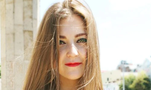 Nhan sắc long lanh của nữ thạc sĩ 9X Ukraine mê Việt Nam