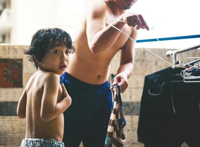 Bộ ảnh chăm con khi vắng vợ của ông bố Sài thành