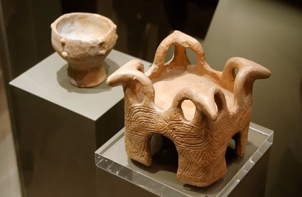 Người phụ nữ này thuộc Nền Văn Hóa Tiszapolgár. Đây là một nền văn hóa Thời Kỳ Đồ Đá Mới của Đồng bằng Hungary lớn, Banat, Crișana và Transylvania, Đông Slovakia và Tỉnh Zakarpattia của Ukraine ở Trung Âu. Ảnh: @Bảo tàng Tarii Crisurilor.