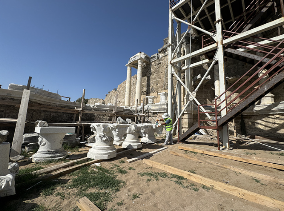 Gần đây, khi tiến hành khai quật tại thành phố cổ Side này, các chuyên gia đến từ trường Đại học Anadolu bất ngờ tìm thấy một phát hiện phi thường. Ảnh: @Đại học Anadolu.