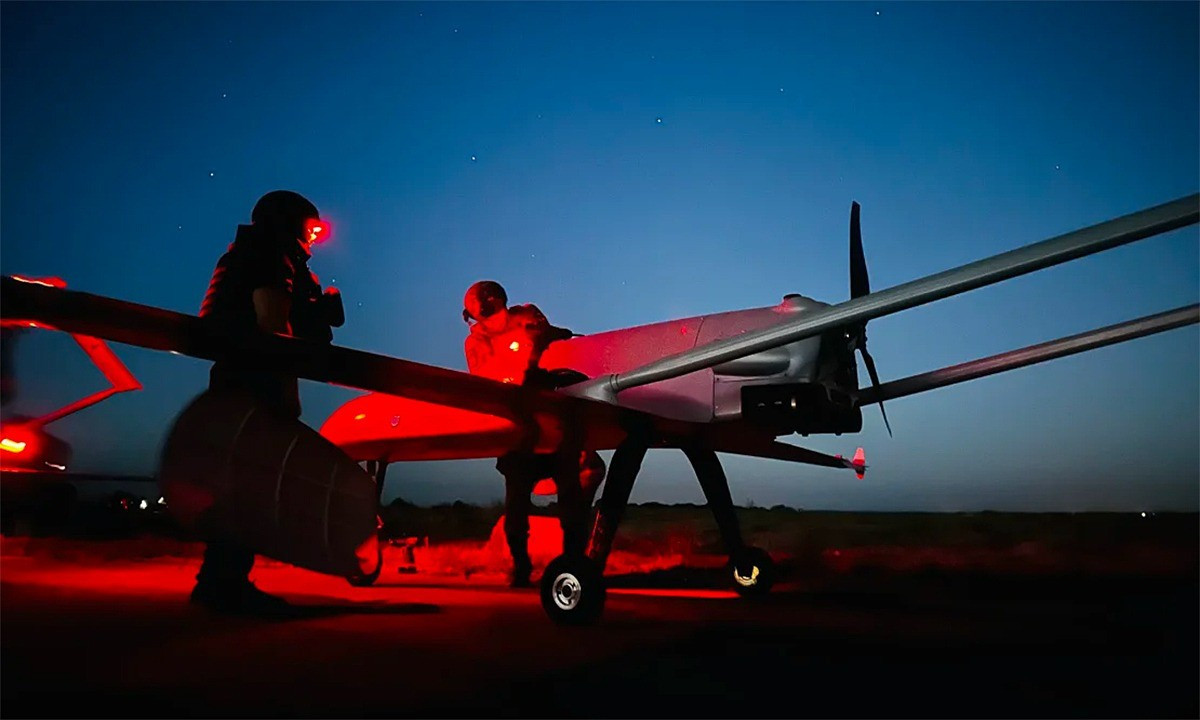 Các nhiệm vụ tác chiến này, được triển khai bởi nhiều đơn vị tinh nhuệ thuộc Lực lượng Hệ thống Không người lái Ukraine, phối hợp chặt chẽ với Trung tâm Tấn công sâu mới thành lập. Cách tổ chức này phản ánh mức độ chuyên nghiệp và khả năng hiệp đồng ngày càng cao của các đơn vị UAV Ukraine.