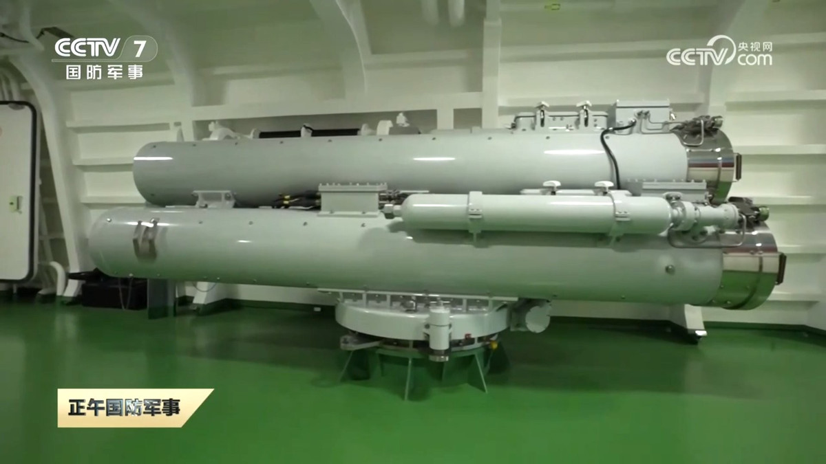 Biến thể tàu khu trục Type 054A mới cũng sẽ có những cải tiến về tính năng làm giảm khả năng bị phát hiện bởi các cảm biến của đối phương. Tất cả những điều này sẽ tăng cường khả năng sống sót của tàu trong các tình huống cường độ cao, đặc biệt là trong các hoạt động hộ tống và bảo vệ các tuyến đường hàng hải. Ảnh: @CCTV.