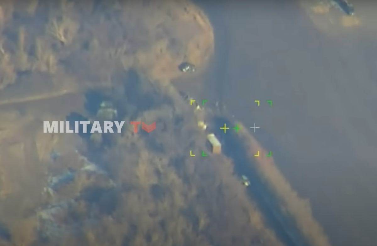 Bên cạnh S-300 của Ukraine, các hệ thống phòng không Patriot được chuyển giao cho nước này cũng đã bị nhắm mục tiêu tấn công bằng hệ thống tên lửa đạn đạo Iskander-M, và do đó Ukraine đã phải chịu tỷ lệ tổn thất chiến đấu cao. Ảnh: @Military TV.