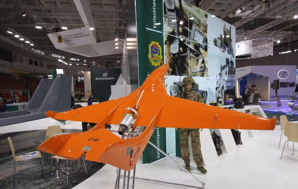 Theo dữ liệu thương mại quốc phòng công khai, Belarus trước đây đã xuất khẩu UAV Berkut-BM sang một số quốc gia bao gồm Nga, Venezuela, Algeria, Cộng hòa Dân chủ Congo và Lực Lượng Dân Quân Hỗ Trợ Nhanh của Sudan. Ảnh: @Defense Express.