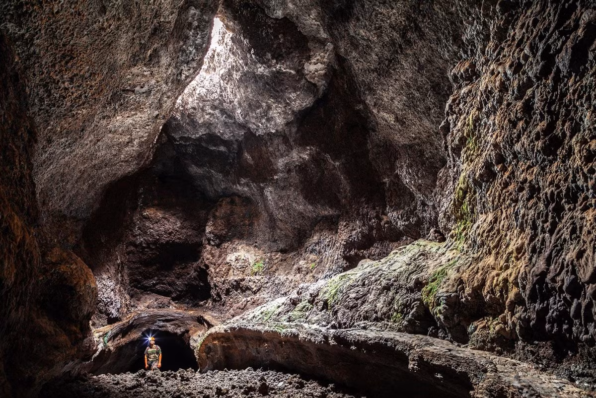 Khi tiến hành khai quật tại Tijarafe, một đô thị cổ trên bờ biển tây bắc La Palma thuộc quần đảo Canary của Tây Ban Nha, các chuyên gia đến từ Bảo tàng Khảo cổ Benahoarita bất ngờ tìm thấy một vật thể lạ. Ảnh: @Bảo tàng Khảo cổ Benahoarita.