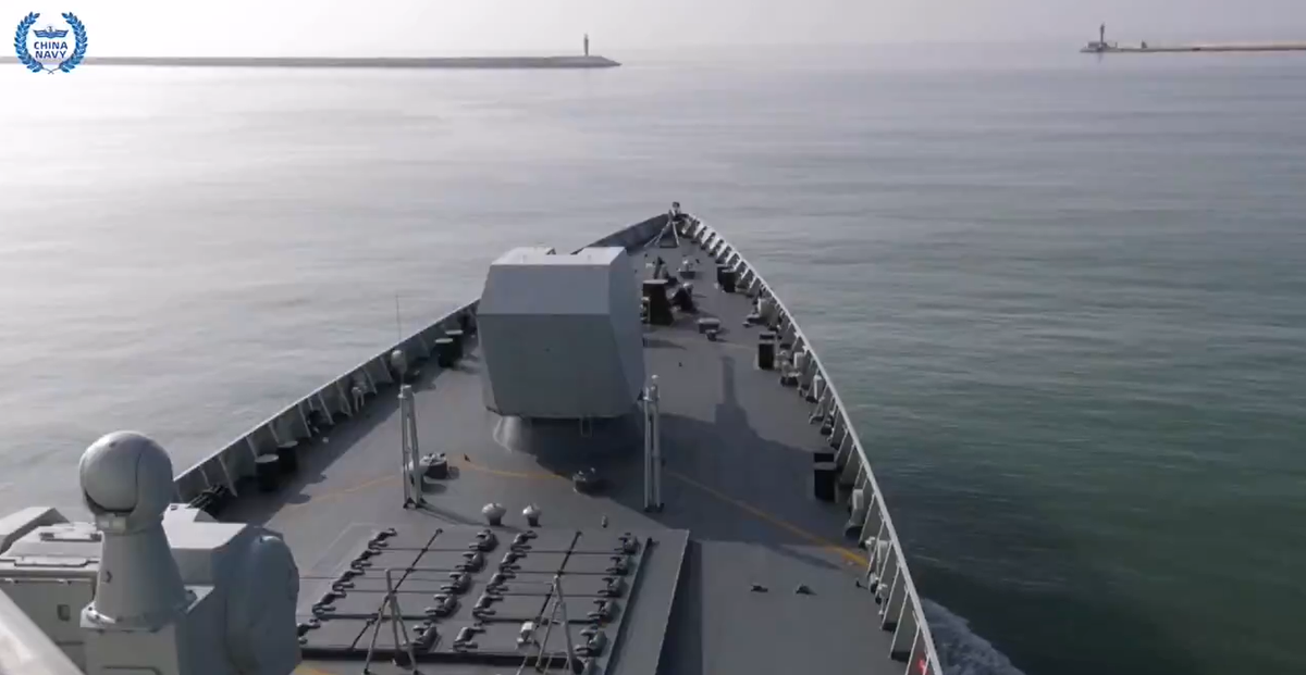 Mặc dù tàu ngầm Type 055 được đánh giá cao về khả năng phòng không tầm xa và tấn công chống hạm, nhưng cuộc tập trận này một lần nữa làm nổi bật tiềm năng của nó trong tác chiến chống tàu ngầm. Ảnh: @China_Navy.