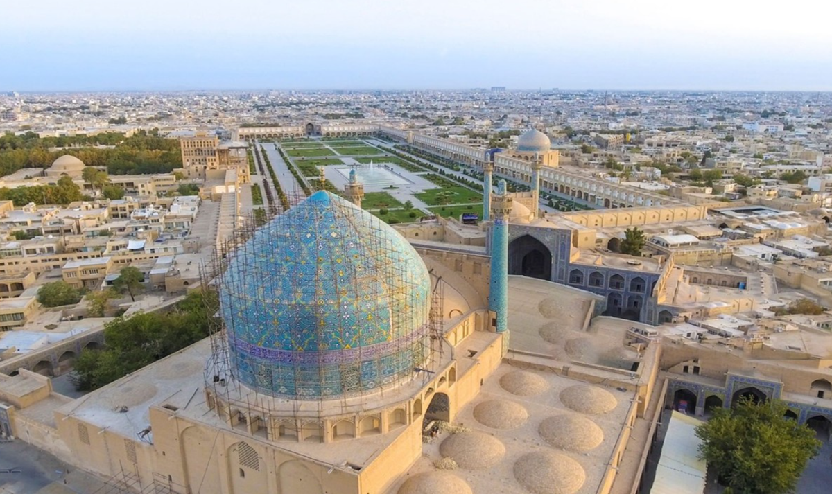 Trong mùa khảo sát khảo cổ thứ ba tại khu di tích khảo cổ Joshaqan Estark ở Kashan, tỉnh Isfahan, Iran, các chuyên gia đến từ Viện Nghiên cứu Di sản Văn hóa và Du lịch Iran bất ngờ tìm thấy quần thể chôn cất cổ xưa kỳ lạ. Ảnh: @Viện Nghiên cứu Di sản Văn hóa và Du lịch Iran.