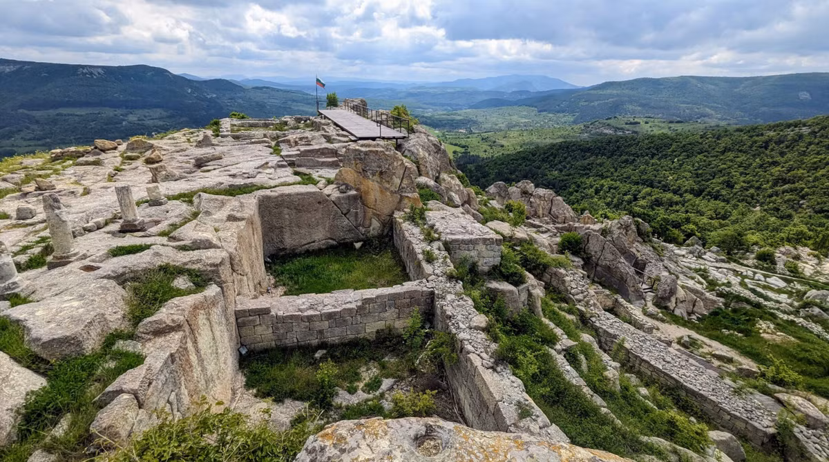 Khu định cư Baley cổ xưa gần thị trấn Baley, tây bắc Cộng Hòa Bulgaria đã có người sinh sống trong suốt khoảng 400 năm, cách đây 3.000 năm trước. Ảnh: @Viện Hàn lâm Khoa học Bulgaria.