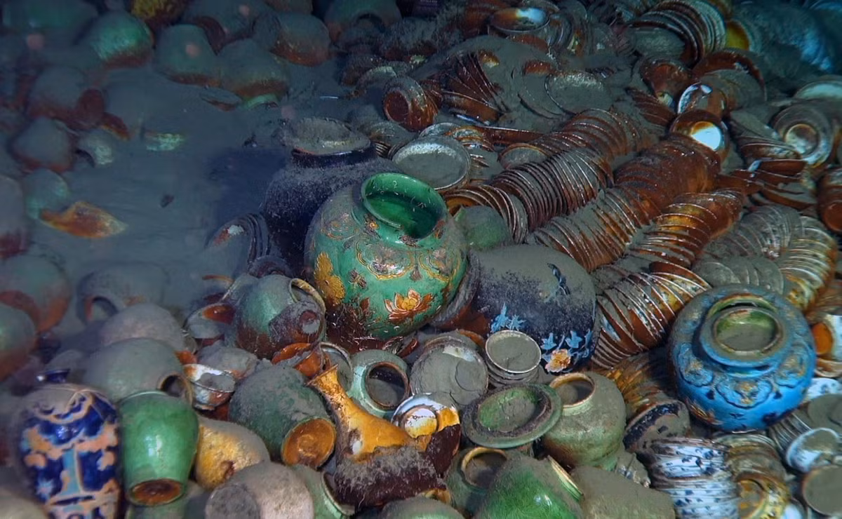 Trong hai xác tàu đắm này chứa bộ sưu tập lớn gồm hơn 100.000 hiện vật bằng sứ, có niên đại từ thời nhà Minh, tất cả vẫn còn được bảo quản tốt. Ảnh: @Cục Di sản Văn hóa Quốc gia Trung Quốc.