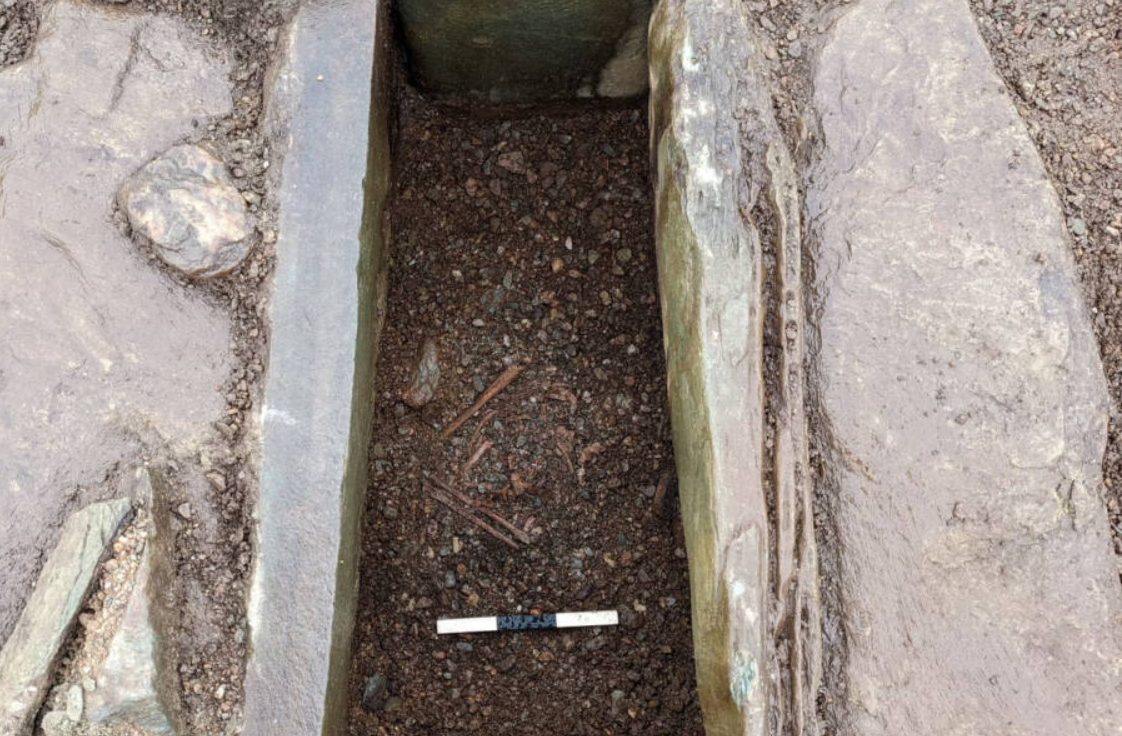 Ông cao khoảng 1 mét 68 và theo mọi nguồn tin, dường như ông có sức khỏe tốt khi qua đời. Ảnh: @Cơ quan Bảo tồn Di sản Lịch sử Scotland và Tập đoàn Khảo cổ học AOC/PA Wire.