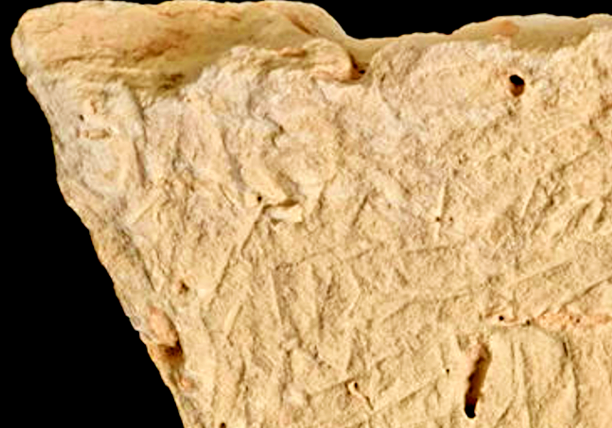 Những người tham gia nghi lễ này rất có thể là các linh mục hoặc những nhân vật quan trọng khác trong thành phố đang có mâu thuẫn với quan chức cấp cao nhất của thành phố cổ ở Jerusalem. Thế nên, phiến đá này khắc một lời nguyền rủa dành cho thống đốc thành phố. Ảnh: @Cơ quan Cổ vật Israel.