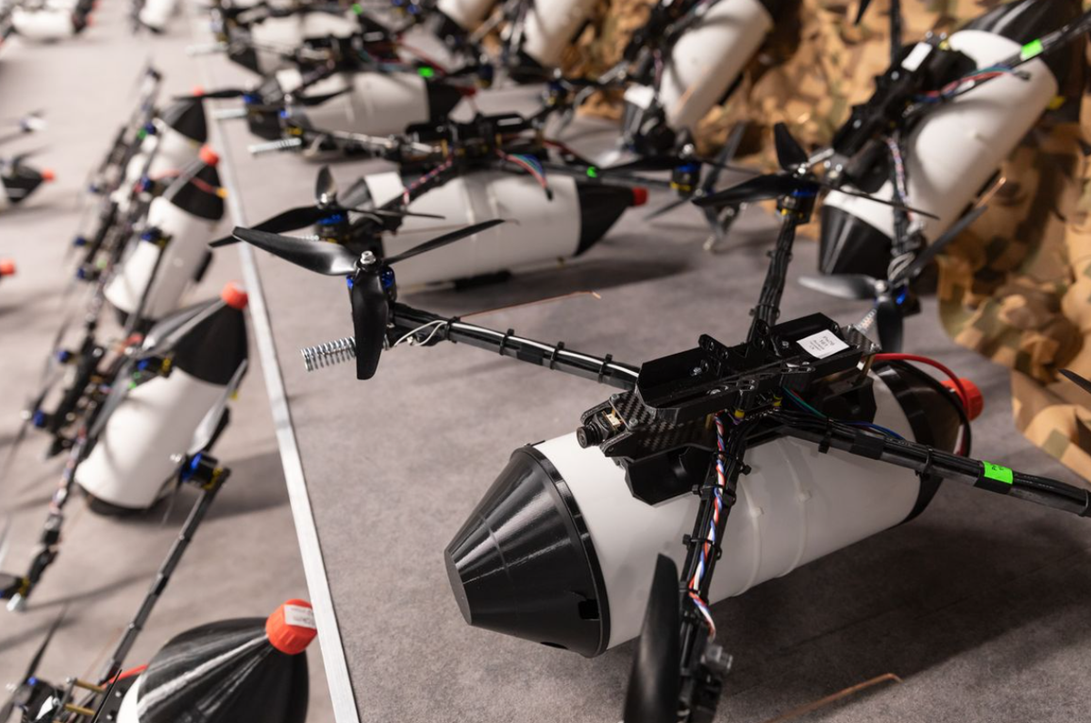 Leonid Rokeakh, giám đốc xuất khẩu máy bay không người lái và đạn dược tự hành của Tập đoàn Kalashnikov cho biết, nền tảng này cũng có thể được điều chỉnh cho mục đích dân sự, bao gồm giám sát an ninh tại các sự kiện đông người. Ảnh: @Kalashnikov.