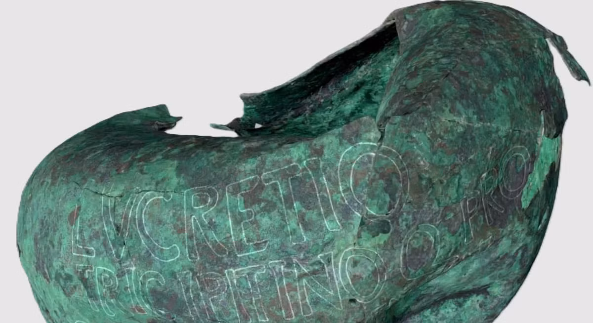 Do đó, chiếc bình là một công cụ dùng cho tục lệ rút thăm ngẫu nhiên các thẻ bài gỗ hoặc kim loại để chọn quan lại, phân công chức vụ tỉnh, hoặc phân phối đất đai và bầu chọn trong bối cảnh tôn giáo. Ảnh: @stilearte.