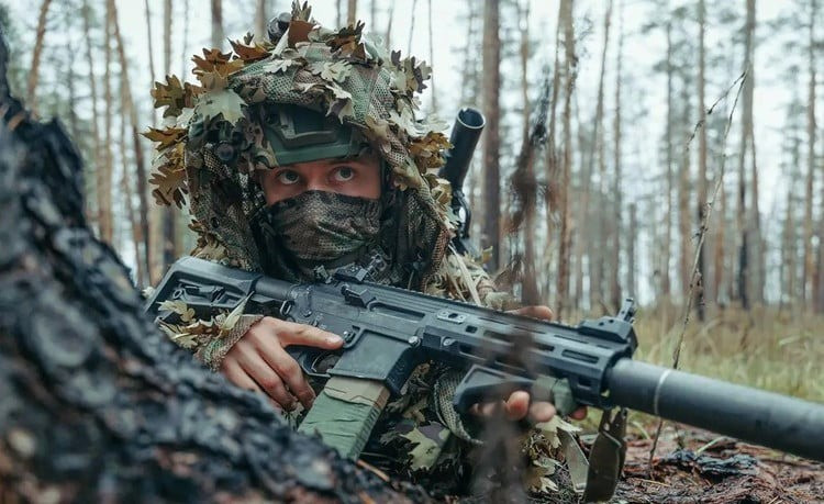 Các phân tích chiến thuật cho hay, thay vì tấn công trực diện Orekhov, Nga có thể áp dụng chiến thuật chia cắt hậu tuyến, tương tự chiến dịch tại Pokrovsk. Việc này nhằm làm suy yếu khả năng tiếp tế từ hậu phương, khiến lực lượng Ukraine thiếu đạn dược, nhiên liệu và quân tăng viện, buộc họ rút lui hoặc bị tiêu diệt dần.