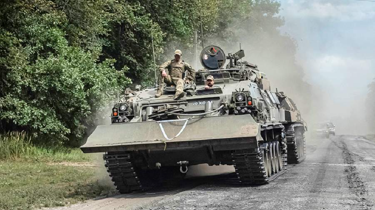 Nhìn lại tình hình trên chiến trường, quân Nga dường như đã “nhấn nút tăng tốc”, đang dồn lực tiến công vào hai trận đánh lớn – chiến dịch bao vây Pokrovsk và Konstantinivka. Ảnh: Reuters