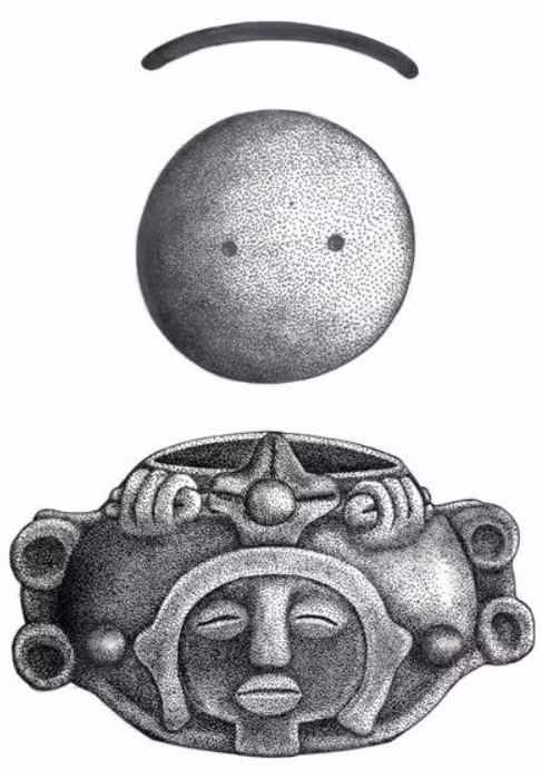 Có bảy bình gốm trong ngôi mộ, bao gồm bình, bát, và một lư hương màu đen khắc họa một nhân vật đội mũ đội đầu mà các nhà khảo cổ học gọi là thần hề Maya. Ảnh: @Đại học Moorpark.