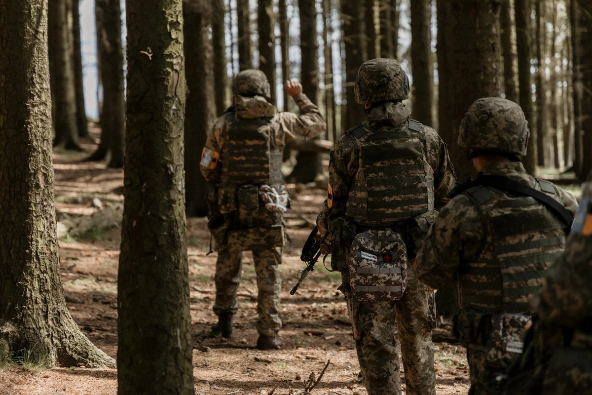 Trong vòng 24 giờ qua, Quân đội Nga tuyên bố đã vô hiệu hóa 157 địa điểm triển khai tạm thời của Quân đội Ukraine và các nhóm vũ trang nước ngoài. Theo phía Nga, phần lớn các vị trí này nằm dọc tuyến tiền phương từ miền Đông đến miền Nam.