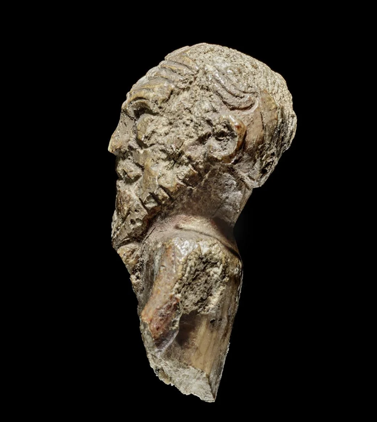 Ước tính, bức tượng này có niên đại cách đây hơn 1.000 năm trước. Ảnh: @Bảo Tàng Quốc Gia Na Uy.