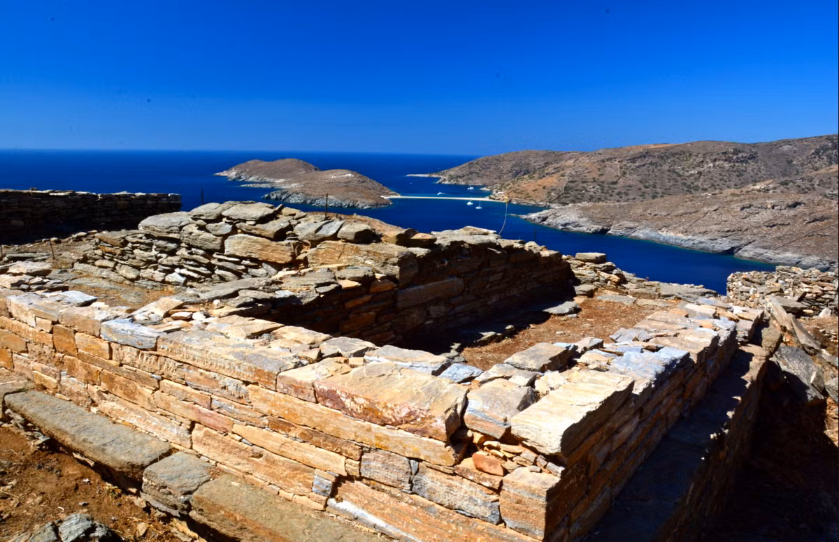 Khi tiến hành khai quật tại thành phố cổ Acropolis, các chuyên gia đến từ Bộ Văn hóa Hy Lạp bất ngờ tìm thấy hàng ngàn vật thể cổ xưa kỳ lạ. Ảnh: @Bộ Văn hóa Hy Lạp.