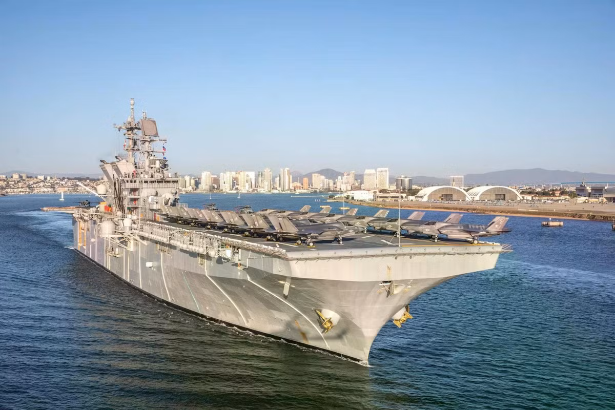 us-deploys-2500-marines-on-amphibious-warships-to-reinforce-middle-east-deterrence-against-iran-919bb5a6.jpg