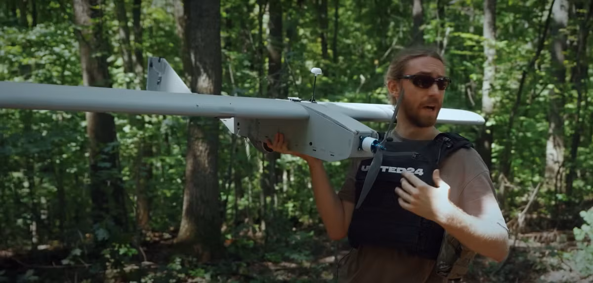 Máy bay không người lái Darts này có thể mang đầu đạn nặng 4–5 kg, tầm bay 40–50 km và đạt tốc độ khoảng 160 km/h. Ảnh: @Cơ quan An ninh Ukraine.