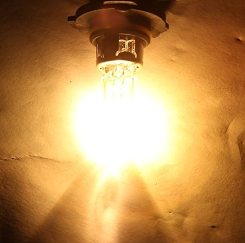 Khi bật bóng đèn halogen 100 watt sáng lên, lượng nhiệt tỏa ra đạt đến 120 độ C, mức nhiệt này đã kích hoạt lớp phủ chất xúc tác nhiệt phân hủy khí acetaldehyde. Trong quá trình chuyển hóa này, khí acetaldehyde ban đầu được chuyển đổi thành axit axetic, sau đó thành axit formic và cuối cùng thành carbon dioxide và nước. Tiến sĩ Hyoung-il Kim lưu ý rằng, lượng carbon dioxide và nước được giải phóng ra là hoàn toàn vô hại. Ảnh: @Amazon.