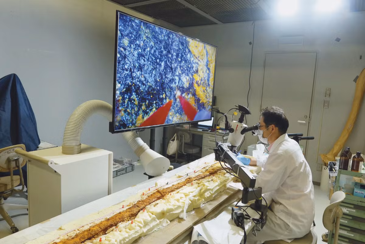 Thanh kiếm có nguồn gốc từ thời kỳ Kofun - một thời kỳ chứng kiến ​​những chuyển đổi rõ nét về mặt xã hội, công nghệ và văn hóa, tạo nên những dấu ấn đáng kể trong lịch sử cổ đại của Nhật Bản. Ảnh: @Viện Khảo cổ học Kashihara.