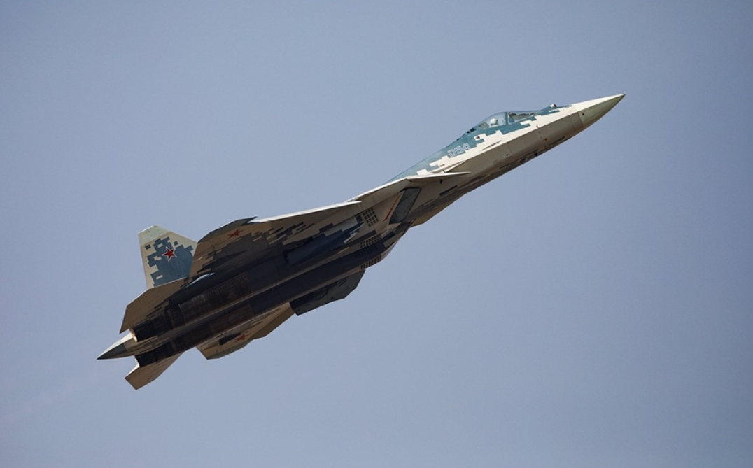 Lời đề nghị này của Nga được các nhà phân tích quân sự quốc phòng mô tả là một nước cờ chiến lược, nhằm mục đích bảo đảm sức ảnh hưởng của Nga trên thị trường quốc phòng Ấn Độ, trong khi cũng tìm cách ngăn bớt mối quan hệ quân sự ngày càng gia tăng giữa Mỹ và Ấn Độ. Ảnh: @Army Recognition.