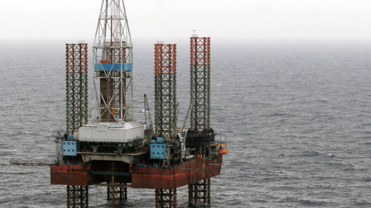 Phía Nga tuyên bố rằng, Ukraine đã sử dụng giàn khoan Tavrida — nằm gần Đảo Rắn — để tiến hành các cuộc đột kích đặc biệt vào và xung quanh vùng Crimea do Nga chiếm đóng. Ảnh: @ Atlantic Council.