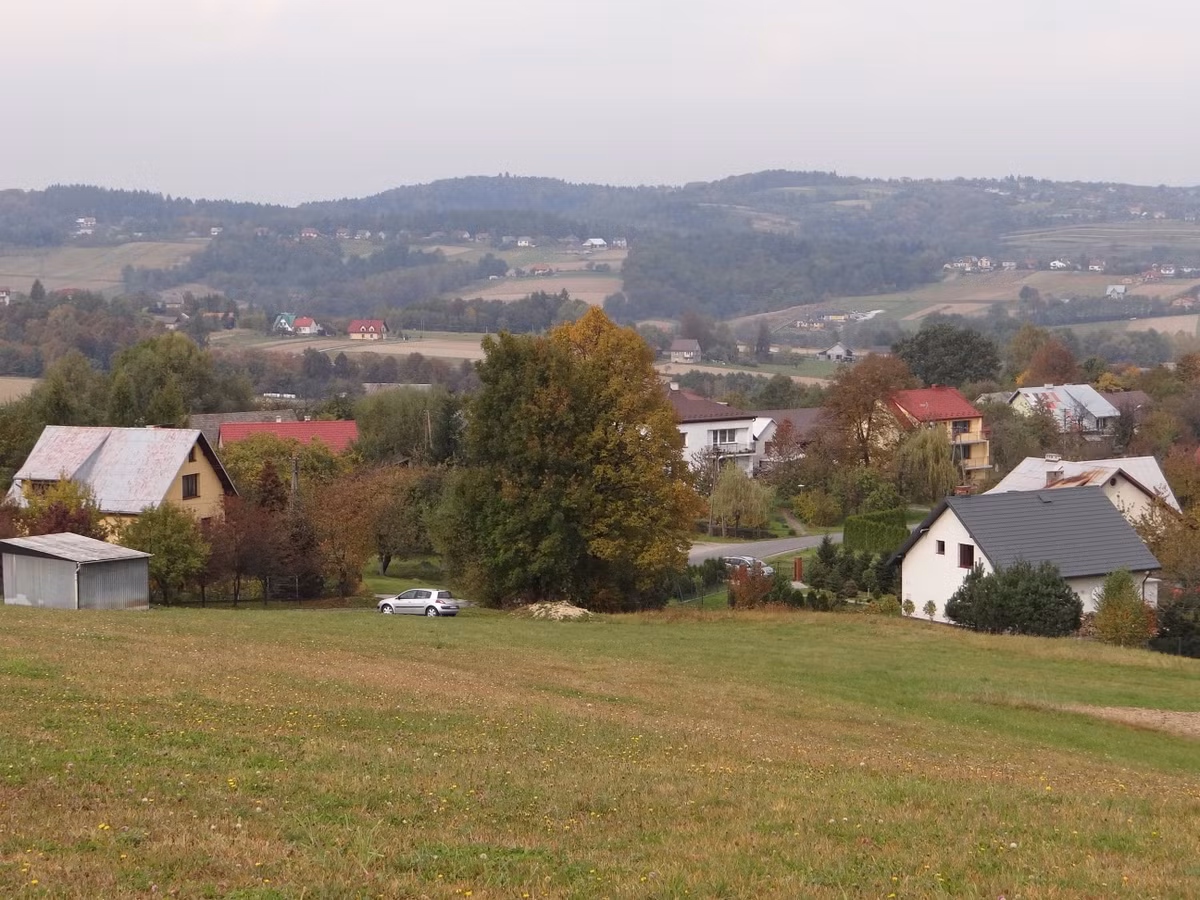 Theo đó, tại làng Wólka Nieliska, thuộc Quận Zamość, Ba Lan, nhà khảo cổ học Tomasz Murzyński cùng các đồng nghiệp của mình đã tiến hành một cuộc khai quật và tìm thấy vật thể lạ. Ảnh: @Wikipedia.