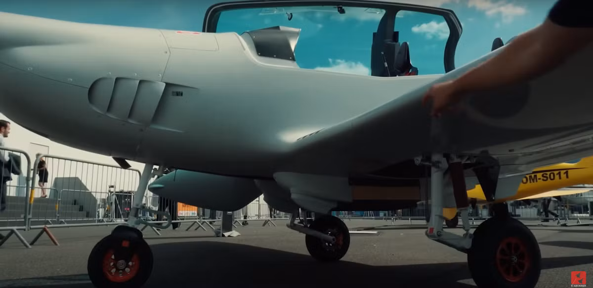 Theo người đại diện, hệ thống chức năng chuyên dụng của máy bay SHARK bao gồm hai thành phần chính: thành phần đầu tiên có nhiệm vụ vô hiệu hóa tín hiệu dẫn đường GNSS để chuyển hướng đáng kể máy bay không người lái khỏi đường đi đã lập trình sẵn ban đầu, nhằm đánh lệch khỏi mục tiêu. Ảnh: @ATE CHUET.