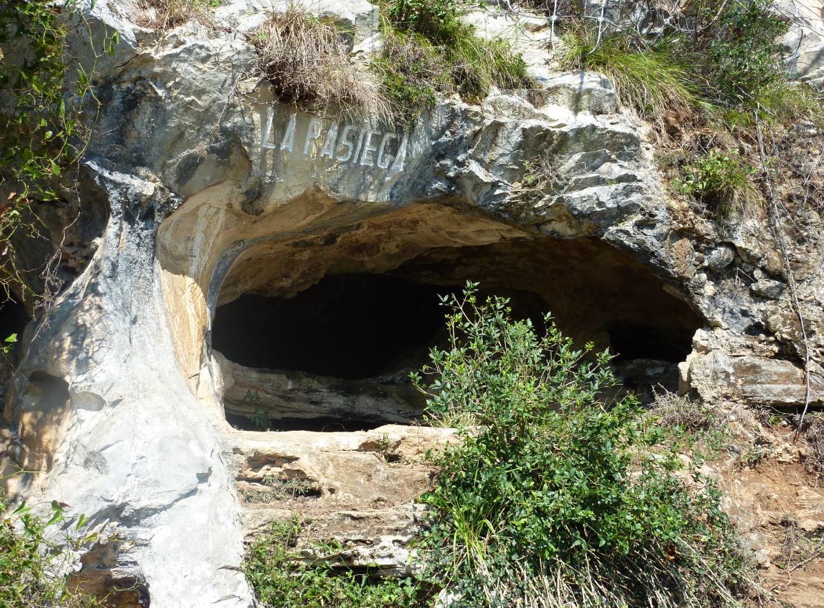 Khi tiến hành khai quật tại một hang động cổ ở miền Nam Tây Ban Nha, các chuyên gia đến từ Viện Khảo Cổ Học Tây Ban Nha bất ngờ tìm thấy một di tích cổ xưa kỳ lạ. Ảnh: @Viện Khảo Cổ Học Tây Ban Nha.
