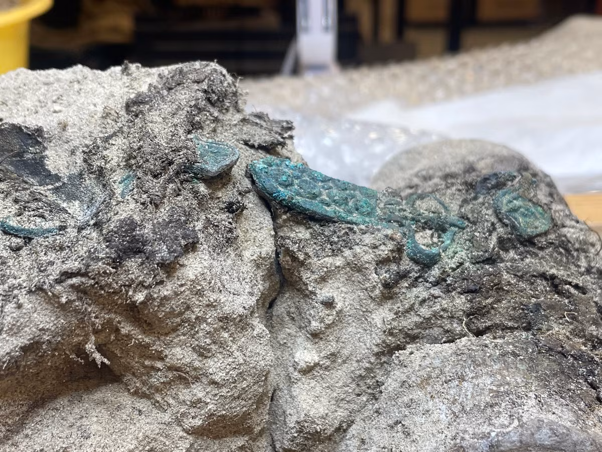 Đó là ba ngôi mộ cổ có niên đại từ thời trị vì của Vua Berengar I (năm 888-924 Sau Công Nguyên). Ảnh: @Bảo tàng Quốc gia Hungary.