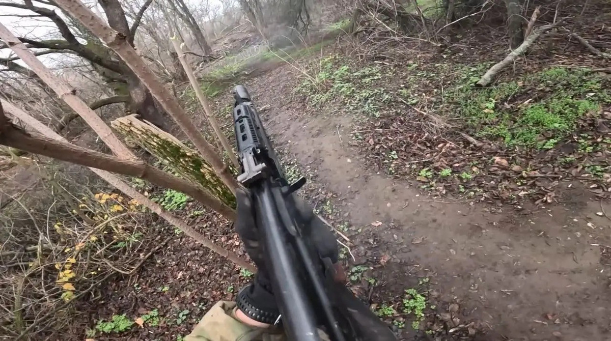 Chiến sự tại Zaporizhzhia rung chuyển khi Nga tuyên bố áp sát Orekhovo và kiểm soát Novodanilovka. Không còn là bước tiến giản đơn trên bản đồ, đây như mũi dao khoét vào tuyến phòng thủ then chốt của Ukraine ở miền Nam, mở đường cho những đòn đánh sâu hơn có thể xoay chuyển toàn bộ cục diện chiến trường.