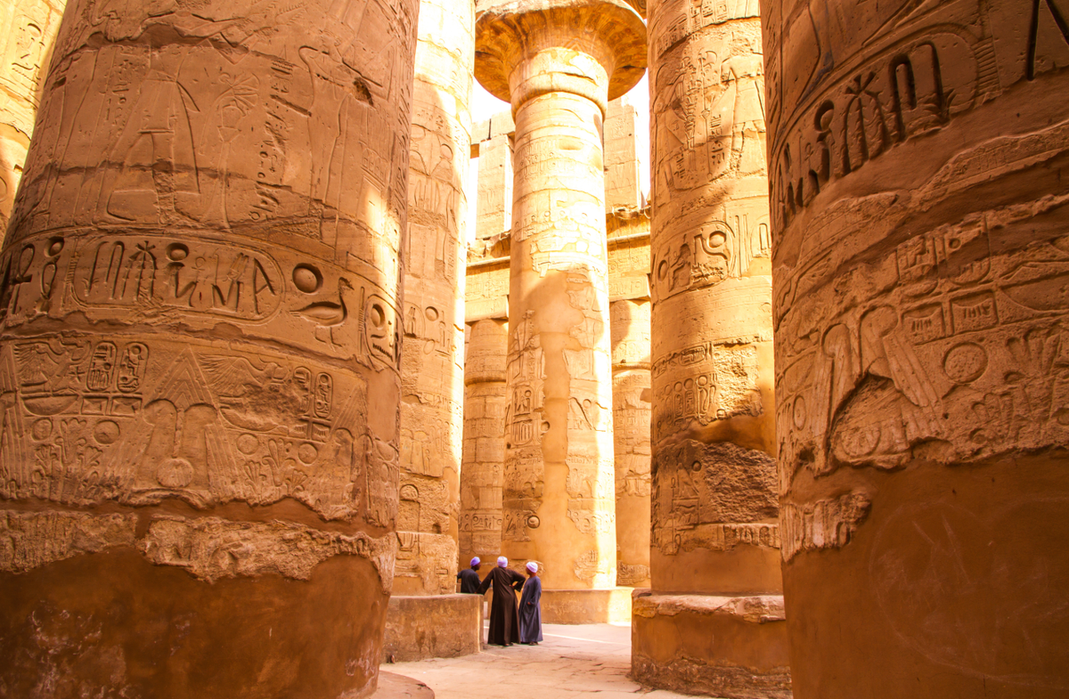 Về phần mình, Tổng thư ký Hội đồng Cổ vật Tối cao, Tiến sĩ Mohamed Ismail Khaled lưu ý rằng, phát hiện này góp phần mở rộng kiến ​​thức về ngôi đền và sự phát triển của nó trong quá khứ. Ảnh: @Bộ Du lịch và Cổ vật Ai Cập.